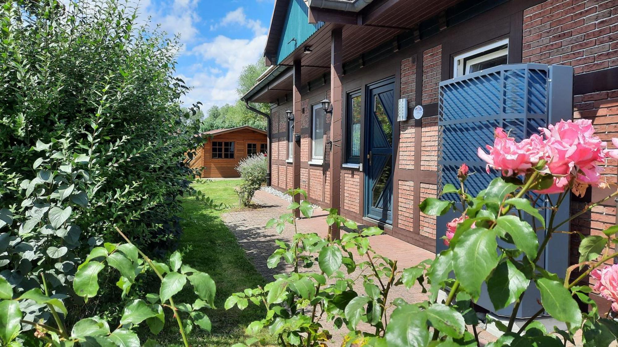Ferienhaus Sasse Ferienwohnungen Mit Garten & Grill Molschow Exteriör bild